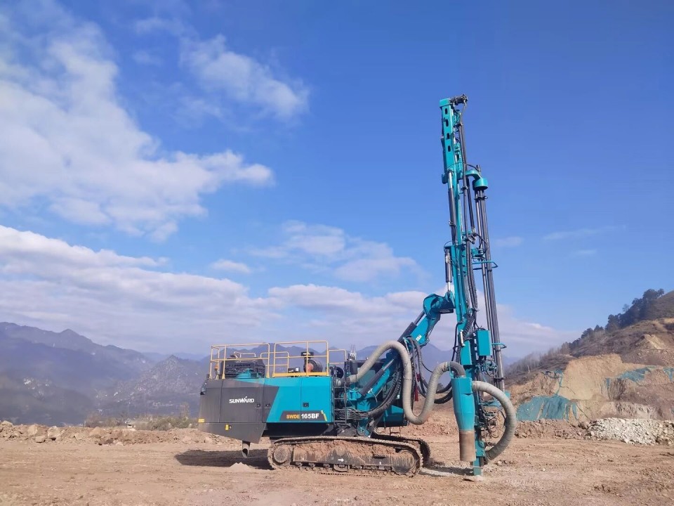 創(chuàng)新引領(lǐng)，實(shí)力見(jiàn)證 山河智能明星產(chǎn)品榮登“2025工程機(jī)械TOP10年度榜”礦石加工領(lǐng)域